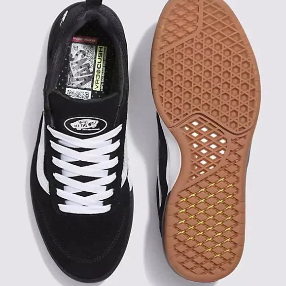 Vans Men’s ZahbaBlack/WhiteVN0007QQBA2Sneakers